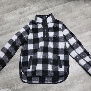 abercrombie and fitch sherpa black and white size L